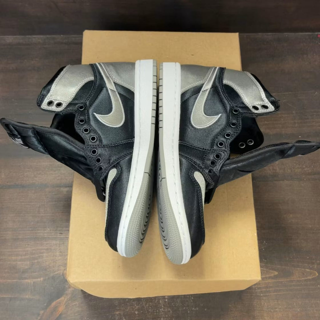 Used - Air Jordan 1 Retro High OG Satin Shadow (Women's) - US W 7 - detail 3
